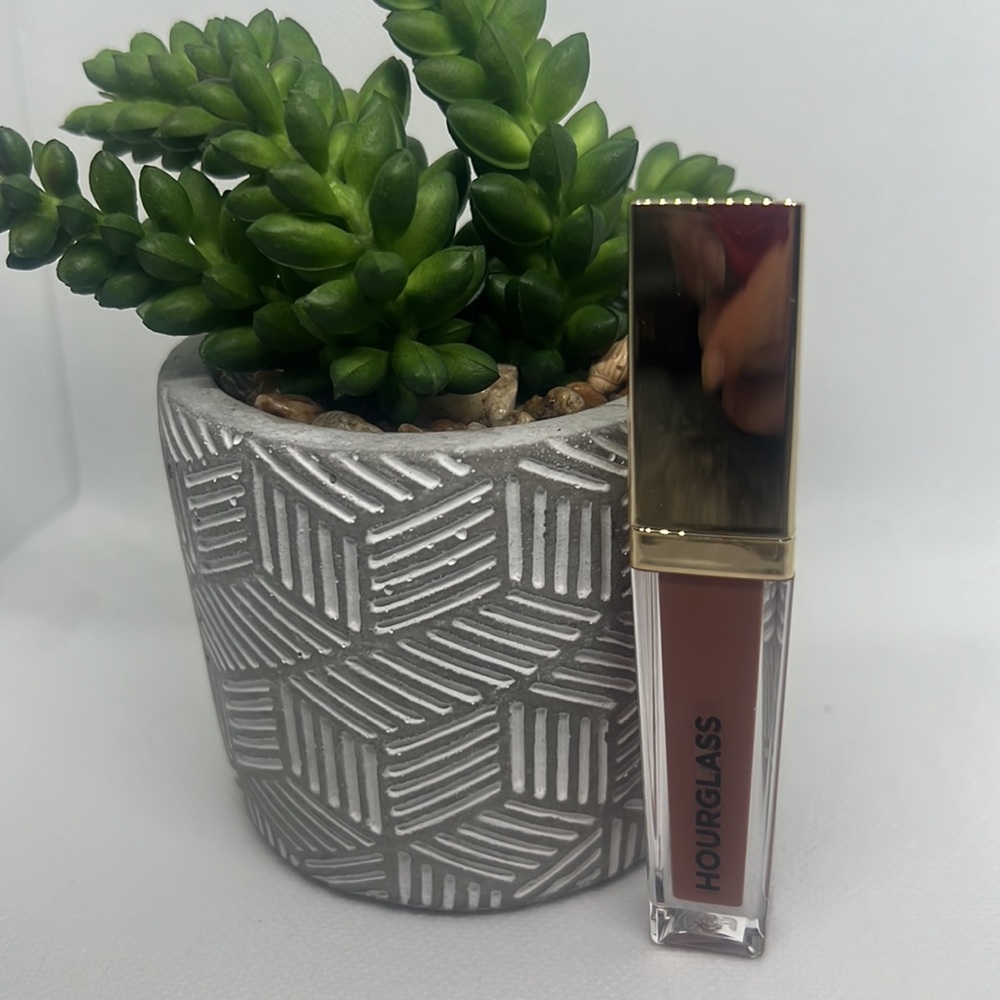 Hourglass Velvet Story Lip Cream (Touch)
